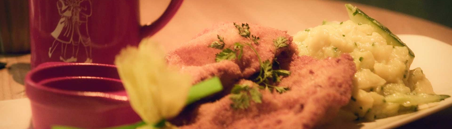 Österreichisches Schnitzelgericht im Restaurant ELI Schwabing